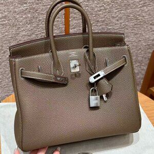 Classic Hermes Bag: A Stylish and Versatile Choice for Elegance